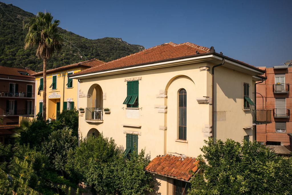 Ca' Gialla Finale Ligure Esterno foto